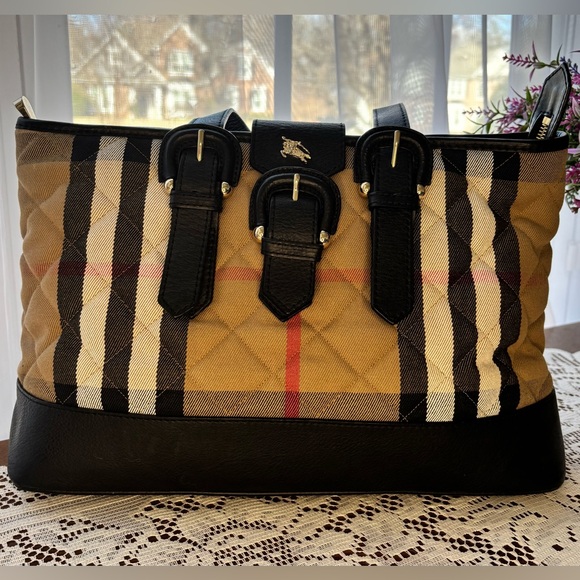 Burberry House Check Quilted Tote Excellent Condition - Picture 1 of 12